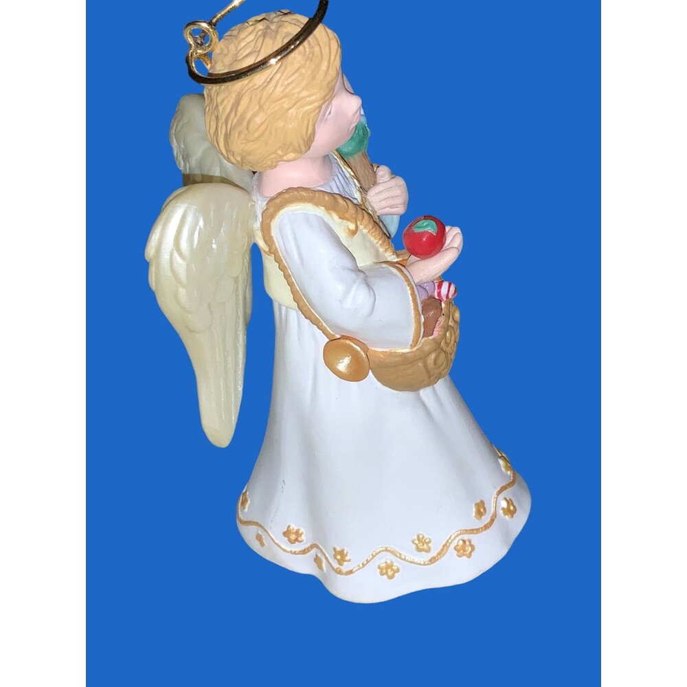 Hallmark 1996 Christkindl  Christmas Visitors Angel Ornament #2 in Series - Picture 9 of 13